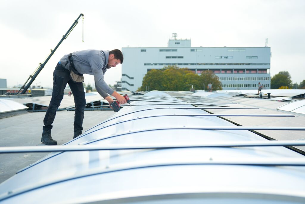 Prefab lichtstraat monteren