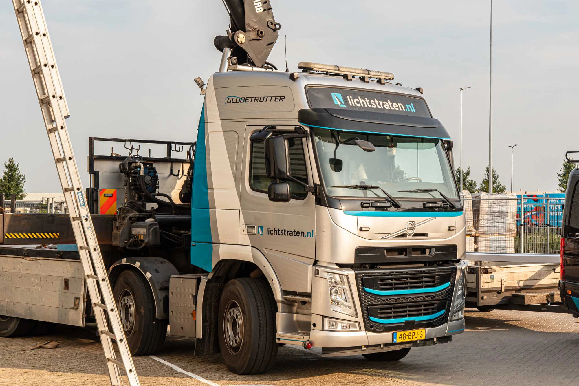 Gebogen lichtstraat - BluBase Zwolle