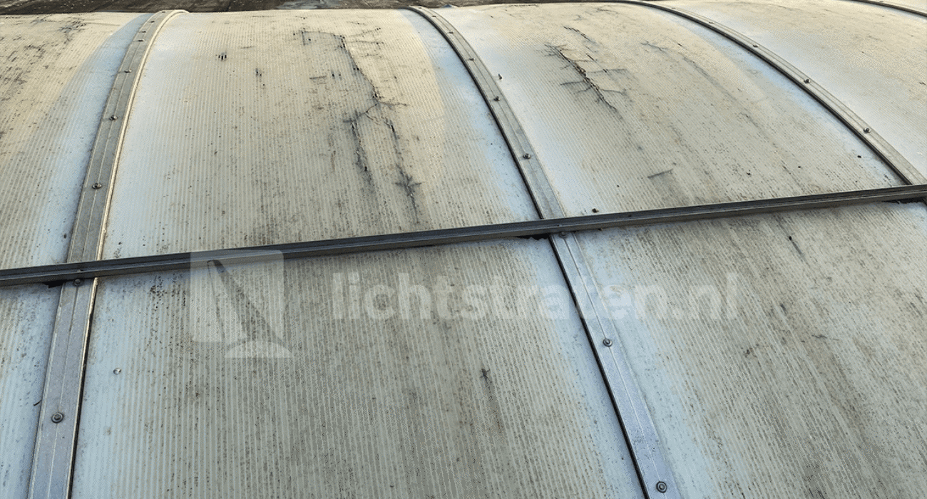 Lichtstraat met schade vervangen