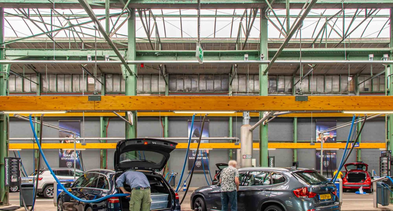 Gebogen lichtstraten - Loogman Rotterdam