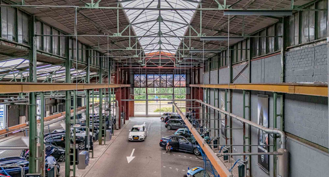 Gebogen lichtstraten - Loogman Rotterdam