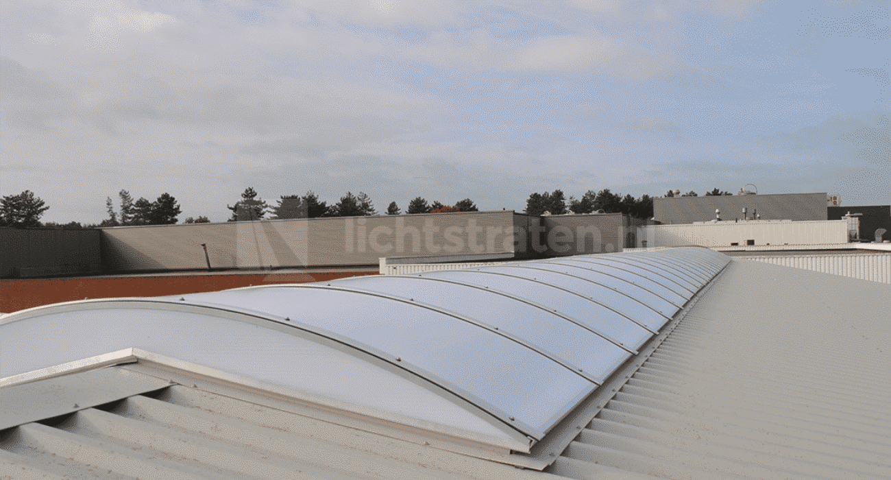 Lichtstraten op nieuwbouw bedrijfshal Nieuw-Bergen