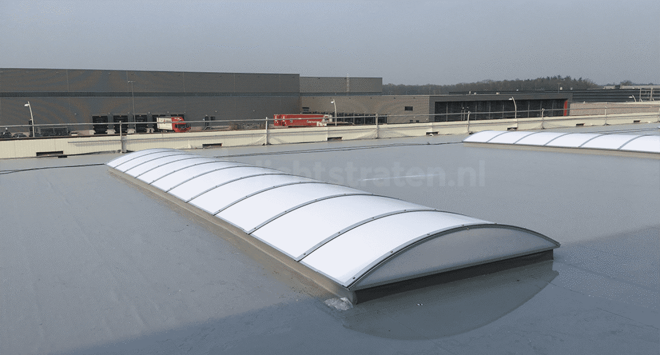 Lichtstraten op nieuwbouw distributiecentrum