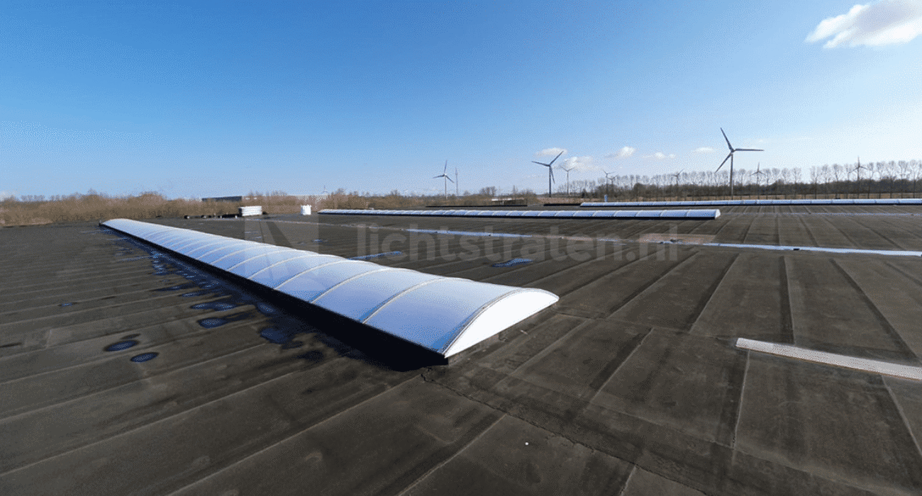 Nieuwe beplating lichtstraat in Lelystad