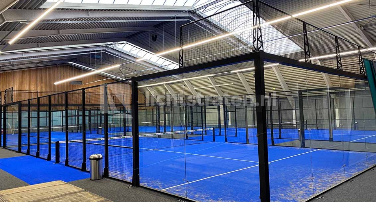 Nieuwe lichtstraat meer daglicht tennishal