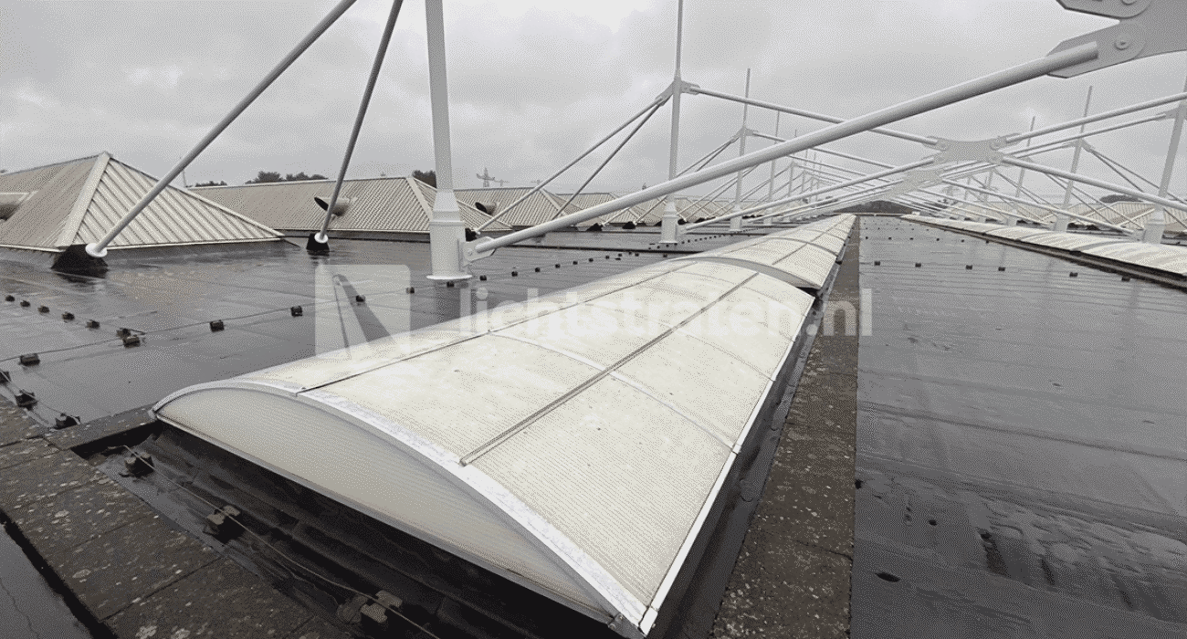 Oude lichtstraten vervangen