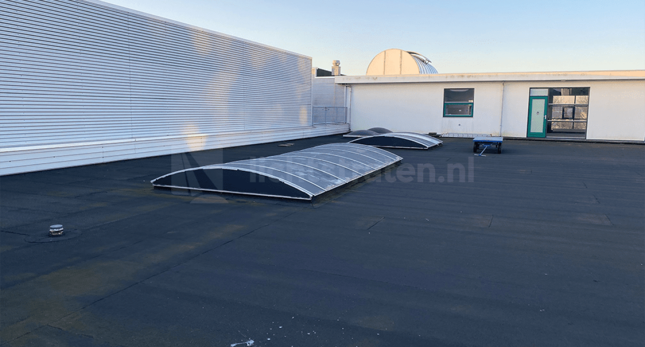 Oude lichtstraat met schade vervangen in Leiderdorp