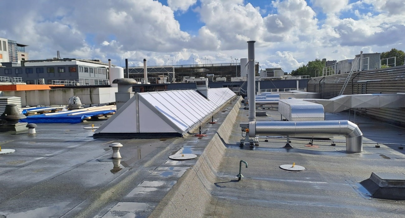 Zadeldak lichtstraten - Sanquin Amsterdam