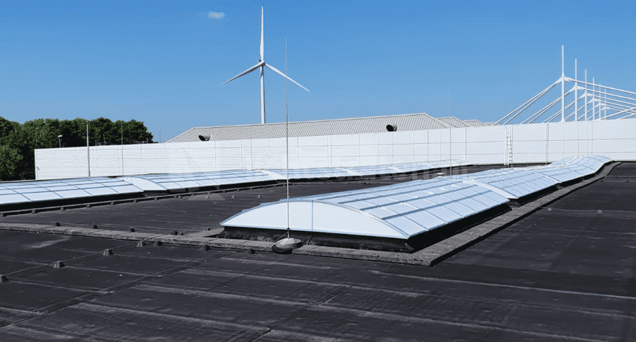 Lichtstraten plaatsen op distributiecentrum